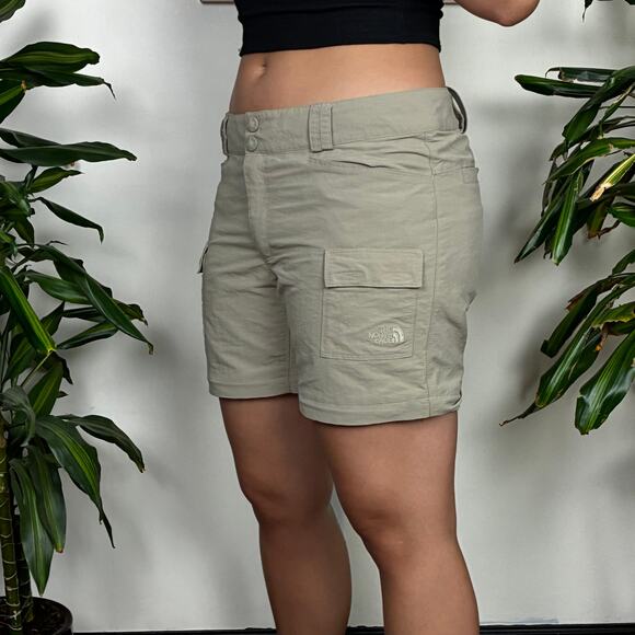 The North Face Convertible Zip-Off Cargo Pants - Picture 4 of 9